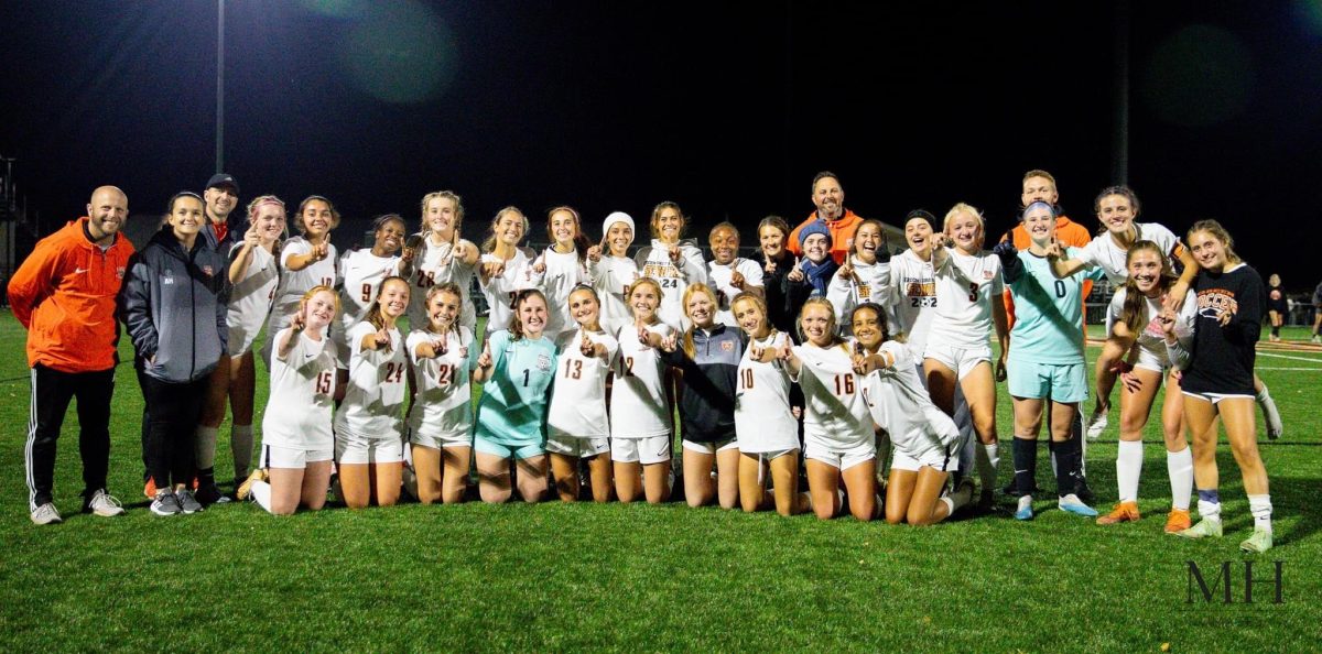 Green High School girls soccer team after winning the Federal Title.